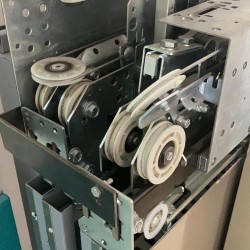 باب أوتوماتيك داخلي بريزما - 70 سم - سنتر باب أوتوماتيك داخلي بريزما - 70 سم - سنتر